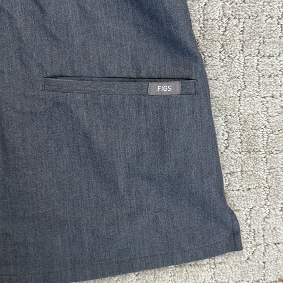 Figs “Casma” scrub top TECHNICAL V NECK  GRAPHITE grey gray 2453 - Picture 6 of 8